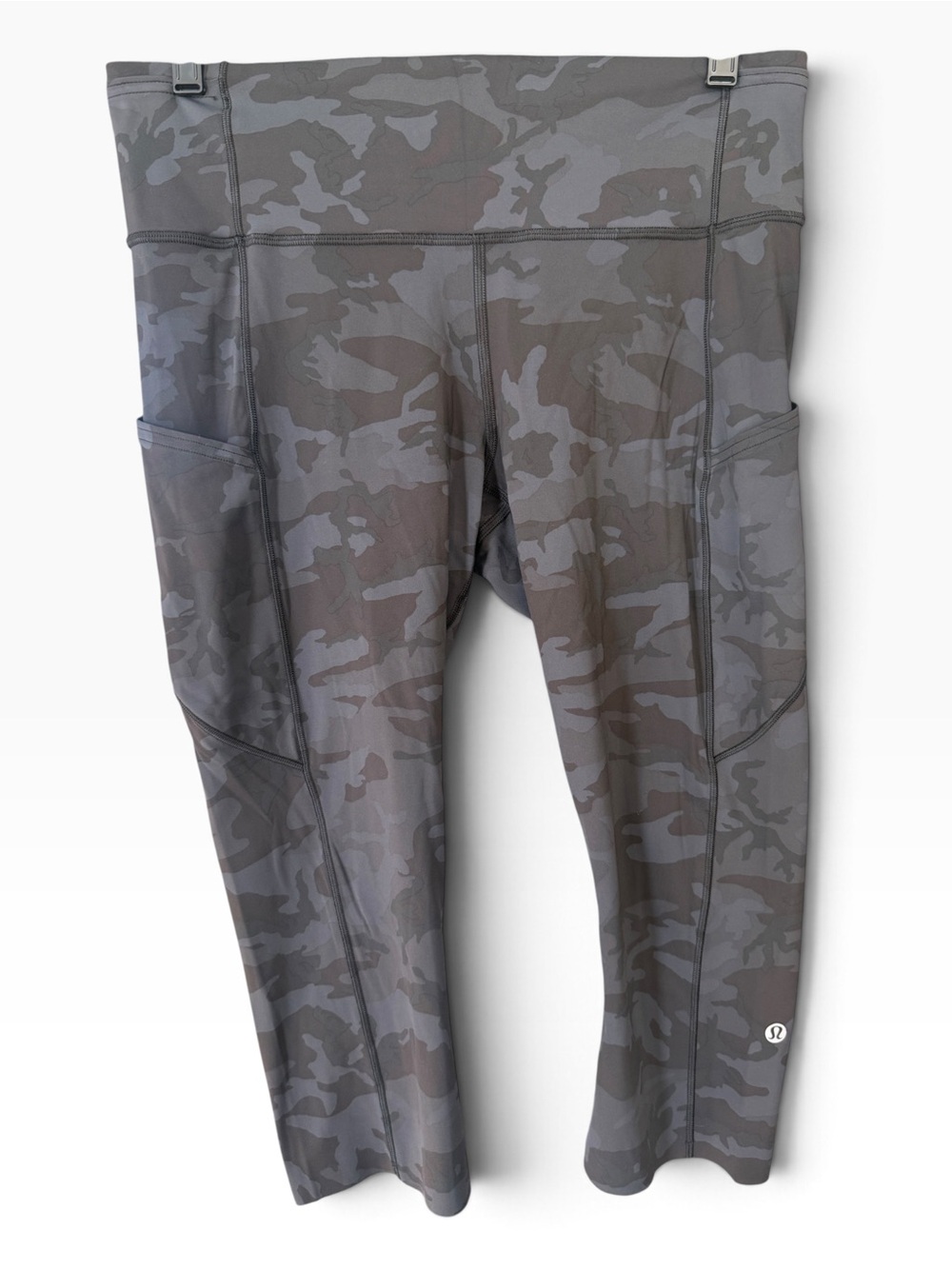 lululemon athletica Women’s (10) Cropped Gray Camo Leggings with Side Pockets